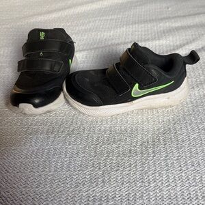 Nike 8c Black and Neon Green Sneakers